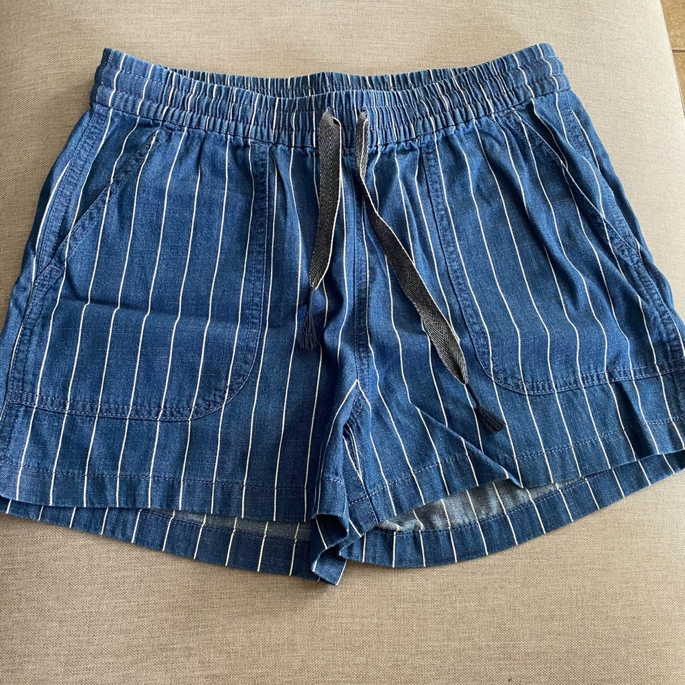 J Crew drawstring shorts - Picture 1 of 7